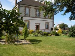 Détails : L'Ecole Buissoniere: Chambres d'hôtes de charme à Soigny (Marne)